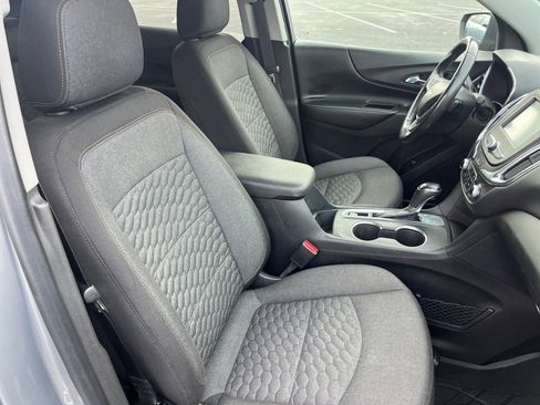 Used 2018 Chevrolet Equinox LT image 32