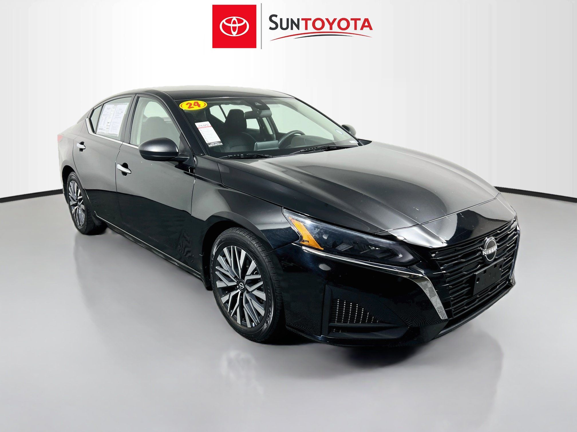 Used 2024 Nissan Altima 2.5 SV FWD image 1