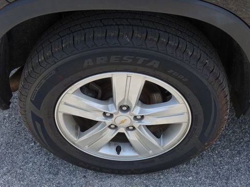 Used 2020 Chevrolet Trax LS w/ Tint and Cruise Package image 12