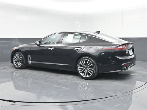 Used 2019 Kia Stinger Premium image 7