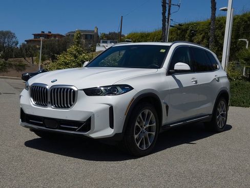 Used 2024 BMW X5 xDrive40i w/ Premium Package AWD/4WD image 2