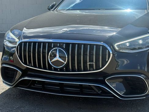 Used 2024 Mercedes-Benz S 63 AMG S w/ Carbon Fiber Exterior Package image 18