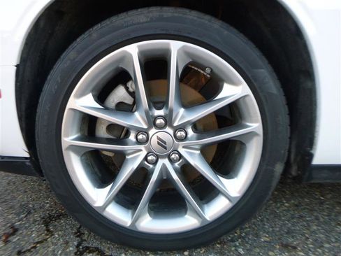 Used 2022 Dodge Challenger SXT w/ Plus Package image 21