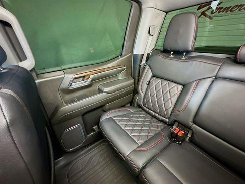 Used 2024 GMC Sierra 1500 Elevation w/ LPO, Elevation Black Package image 12