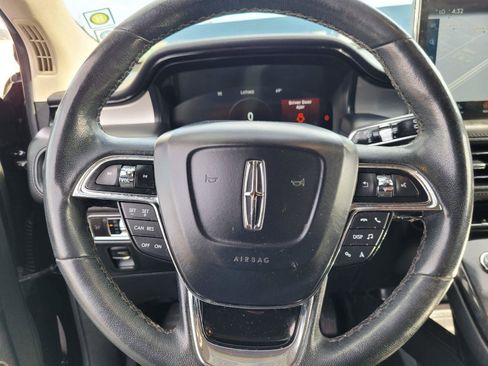 Used 2023 Lincoln Nautilus FWD w/ Premium Package image 34