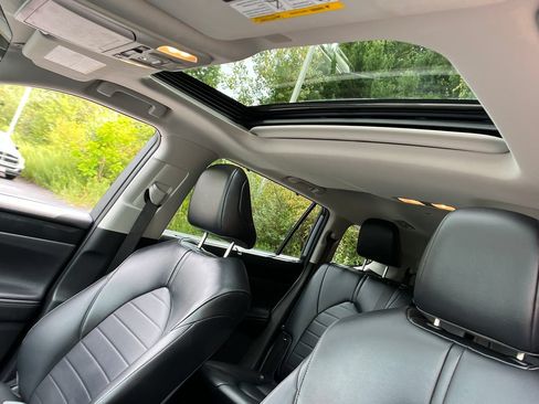 Used 2022 Toyota Highlander XLE AWD/4WD image 21