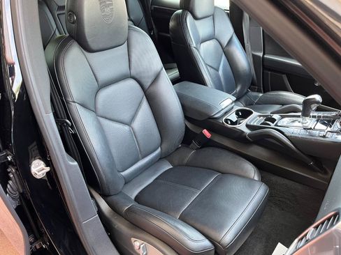 Used 2014 Porsche Cayenne Diesel Platinum Edition AWD/4WD image 22