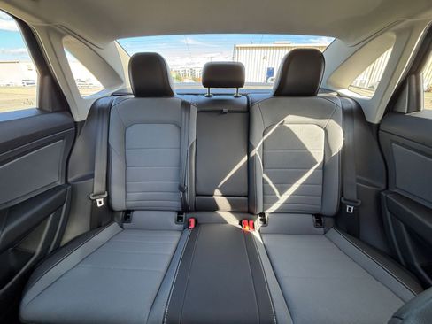 Used 2025 Volkswagen Jetta SE image 37