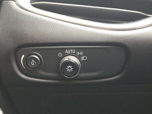 Used 2022 Chevrolet Malibu Premier image 29