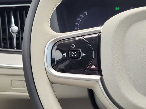 New 2026 Volvo XC60 T8 Ultra w/ Protection Package Premier AWD/4WD image 17