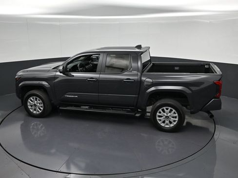 Used 2025 Toyota Tacoma SR5 RWD image 28