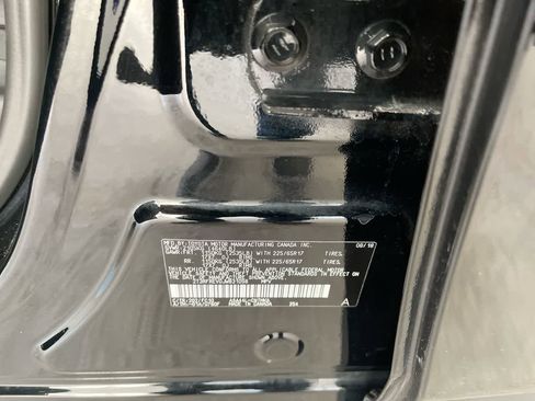 Used 2018 Toyota RAV4 XLE w/ Plus Extra Value Package image 27