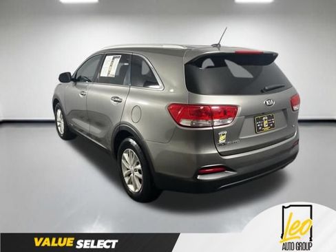 Used 2016 Kia Sorento LX AWD/4WD image 4