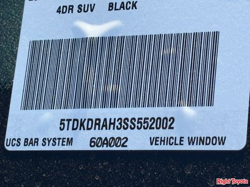 Used 2025 Toyota Highlander LE image 33