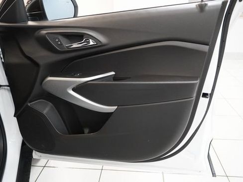 New 2026 Chevrolet Trax RS w/ Sunroof Package image 29