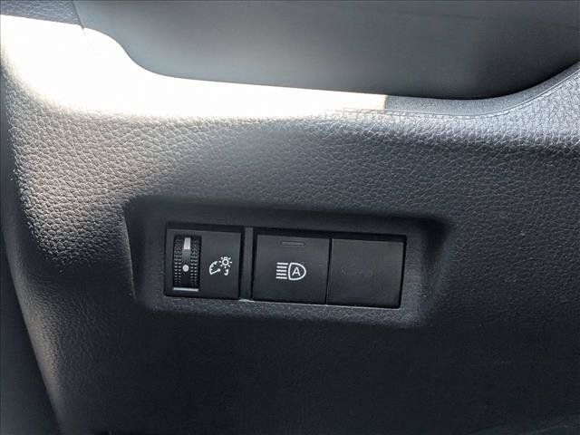 Used 2025 Toyota RAV4 XLE FWD image 16