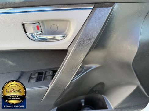 Used 2015 Toyota Corolla LE image 8