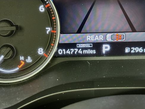 Used 2024 Mitsubishi Outlander SE image 17