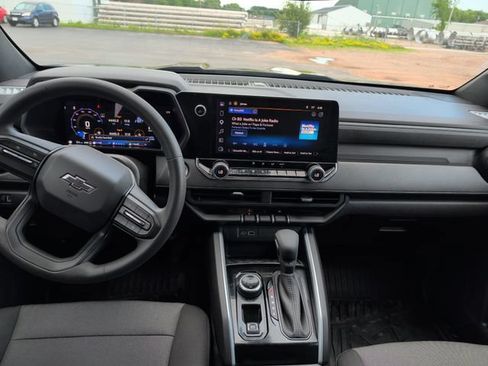 Used 2026 Chevrolet Colorado Trail Boss AWD/4WD image 15