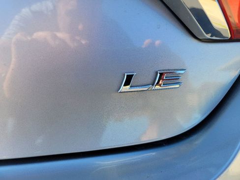 Used 2017 Toyota Camry LE image 8