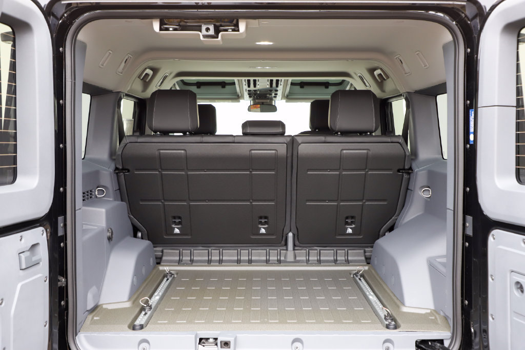 Used 2025 INEOS Grenadier Station Wagon AWD/4WD image 8