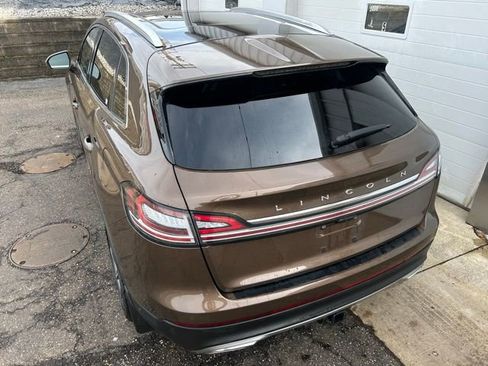 Used 2022 Lincoln Nautilus Reserve w/ Equipment Group 202A image 4