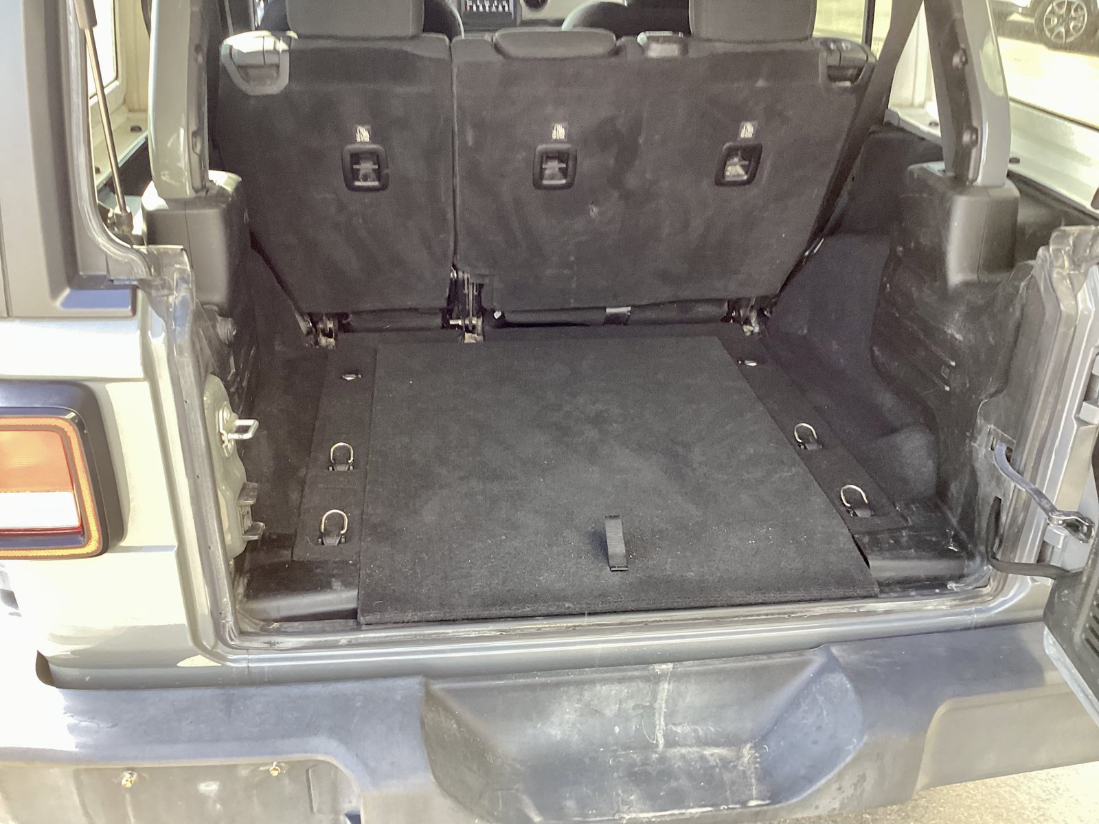 Used 2018 Jeep Wrangler Unlimited Sport S AWD/4WD image 15