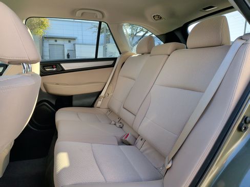 Used 2018 Subaru Outback 2.5i Premium image 30