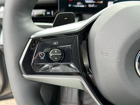 Used 2024 BMW 530i xDrive w/ Premium Package image 12