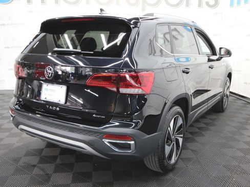 Used 2024 Volkswagen Taos SE AWD/4WD image 7