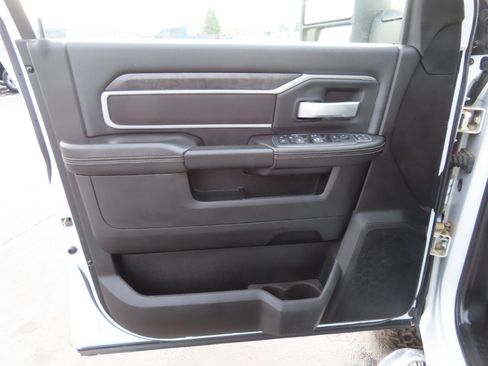 Used 2024 RAM 2500 Big Horn image 26