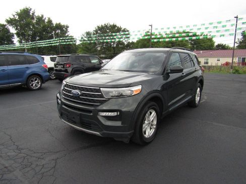 Used 2023 Ford Explorer XLT w/ Equipment Group 202A AWD/4WD image 3