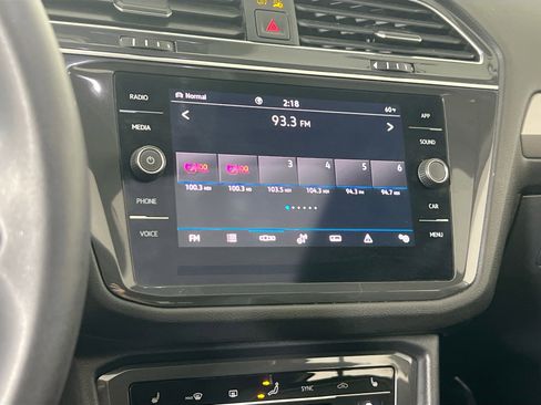 Used 2022 Volkswagen Tiguan SE image 14