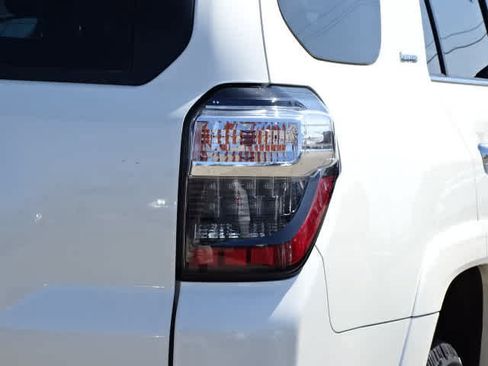 Used 2021 Toyota 4Runner Limited AWD/4WD image 10