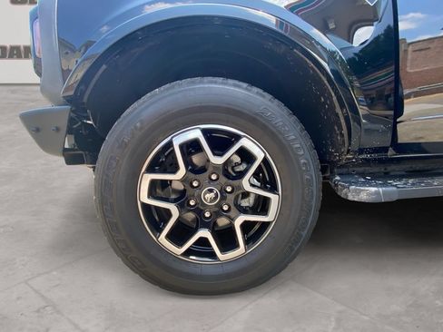 Used 2023 Ford Bronco Outer Banks AWD/4WD image 14