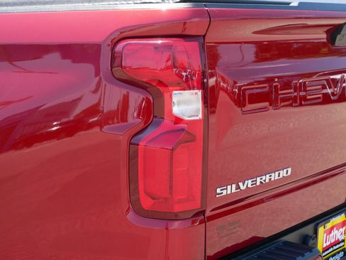 Used 2021 Chevrolet Silverado 1500 RST AWD/4WD image 17