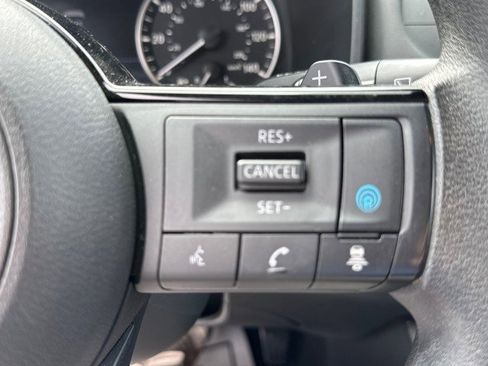 Used 2023 Nissan Rogue SV image 18