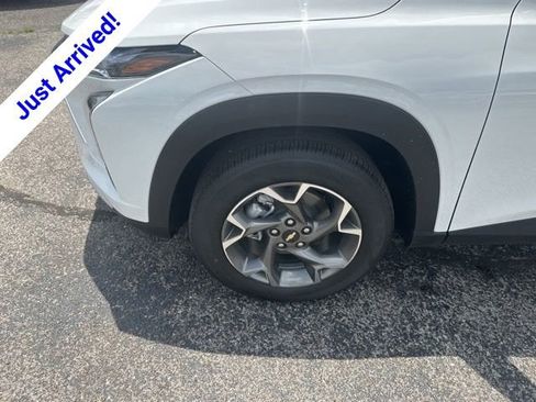 New 2026 Chevrolet Trax LT FWD image 9
