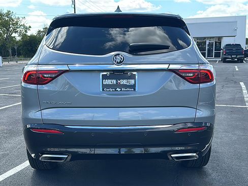 Used 2023 Buick Enclave Premium image 7