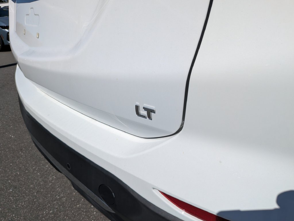 Used 2023 Chevrolet Equinox LT FWD image 13