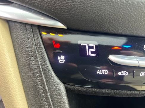 Used 2017 Cadillac XT5 Premium Luxury image 35