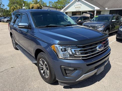 Used 2019 Ford Expedition XLT w/ Equipment Group 202A RWD image 3