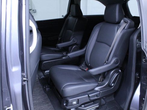 Used 2025 Honda Odyssey EX-L image 32