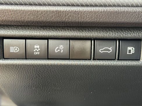 Used 2025 Toyota Camry SE w/ Convenience Package FWD image 25