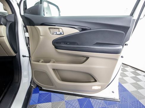 Used 2020 Honda Pilot Touring image 15