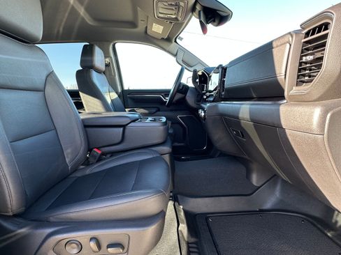 Used 2024 GMC Sierra 1500 SLT AWD/4WD image 24