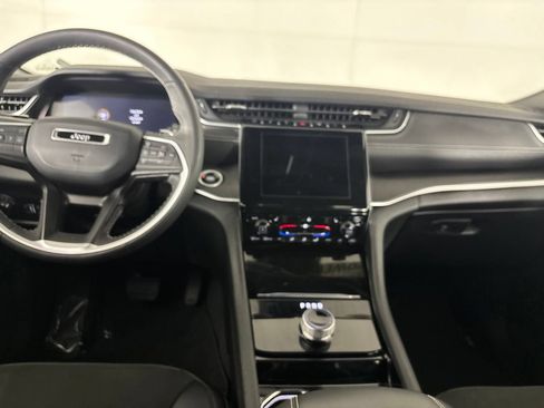 Used 2023 Jeep Grand Cherokee L Laredo RWD image 24