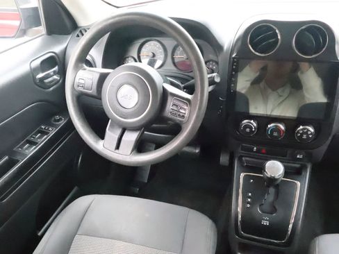Used 2016 Jeep Patriot Sport w/ Power Value Group AWD/4WD image 27
