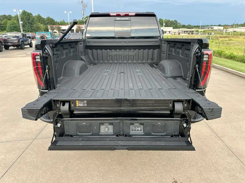 Used 2024 GMC Sierra 2500 AT4X AWD/4WD image 25