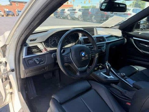 Used 2018 BMW 330i xDrive Sedan w/ Convenience Package AWD/4WD image 16